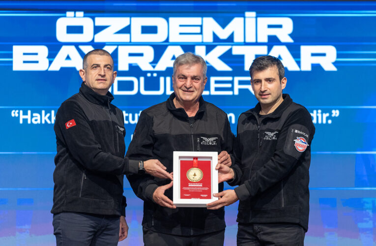 Baykar Honors Outstanding Employees at the 2024 Özdemir Bayraktar Awards